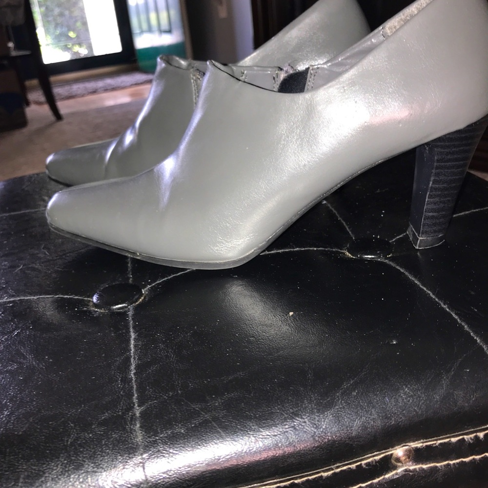 Covington 6.5 Booties - Picture 3 of 8
